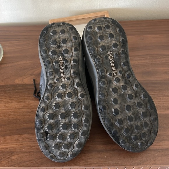 Columbia Youth Black Athletic Shoes Size 4 - Picture 6 of 7